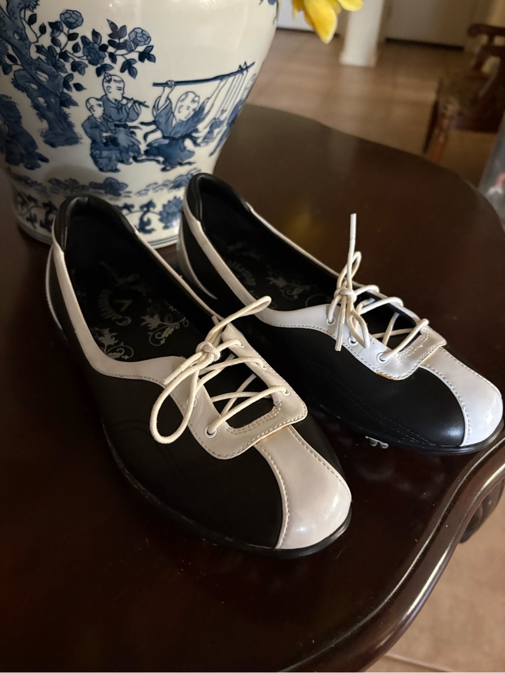 Callaway Black and White Women's Golf Lace-Up Flats - Picture 2 of 3